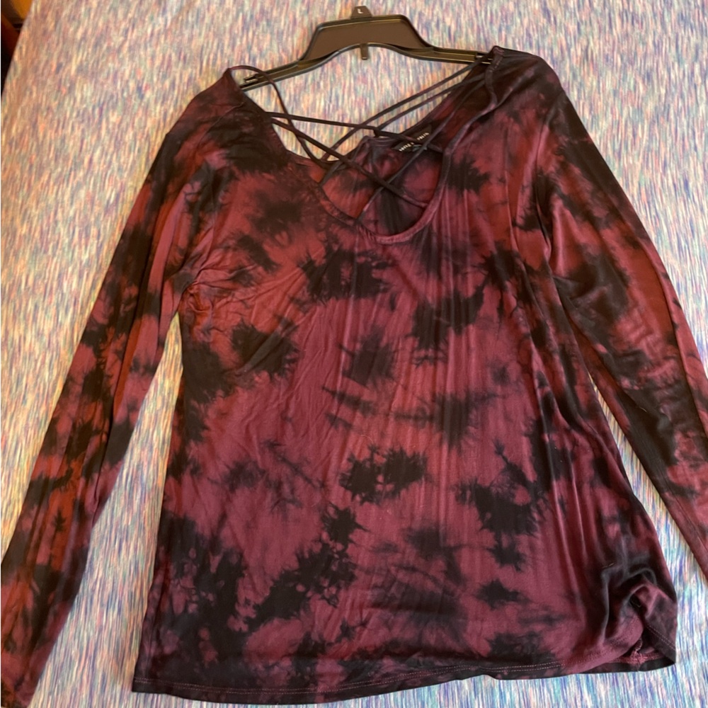 Thin long sleeve shirt